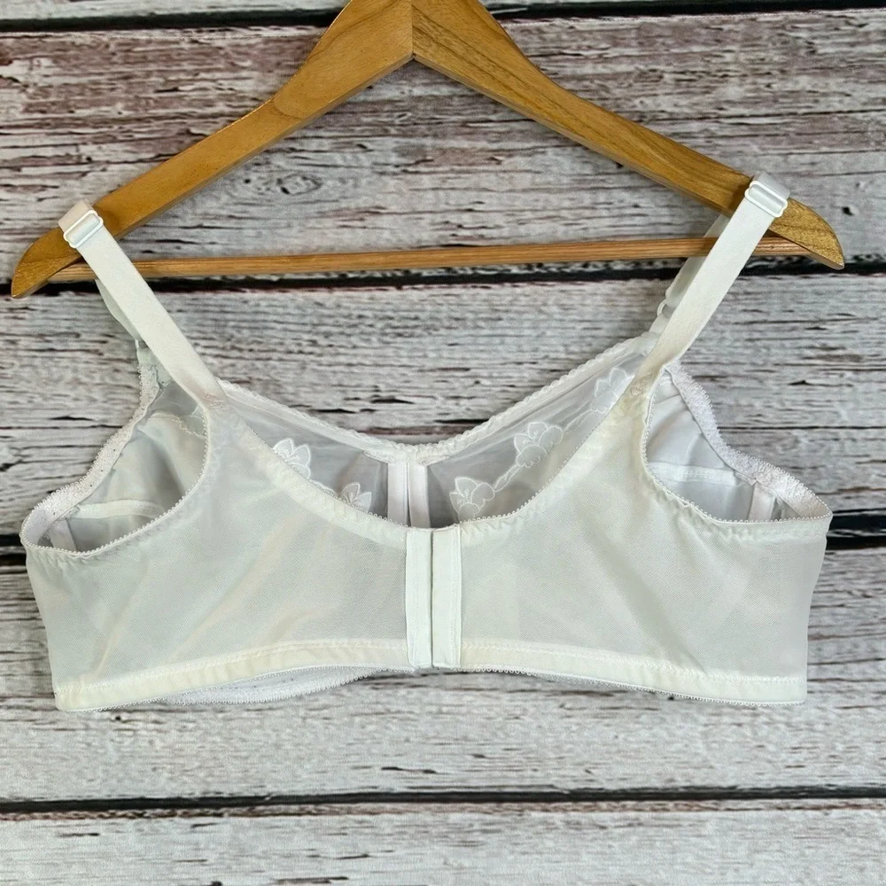 BALI White Flower Underwire Unlined Full Coverage Bra Size 42C Plus Size Nylon‎